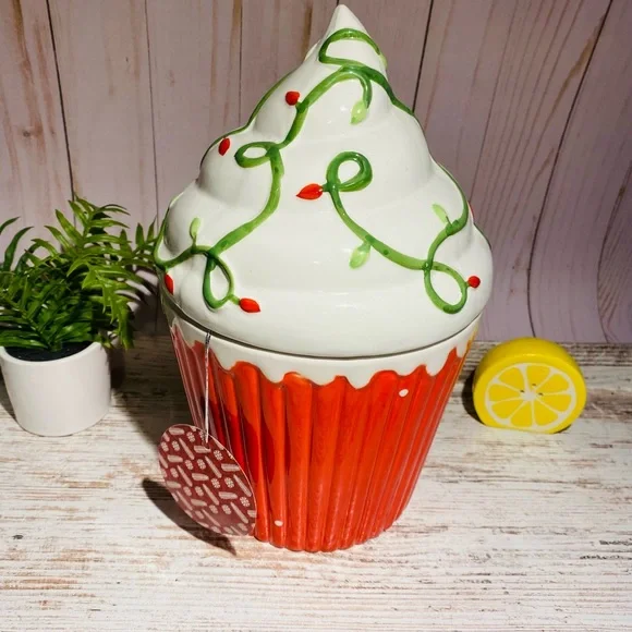10 Strawberry Street Large Cupcake Canister - Picture 3 of 6